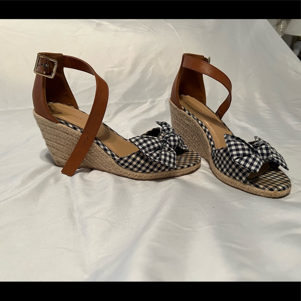 Gingham Wedges
